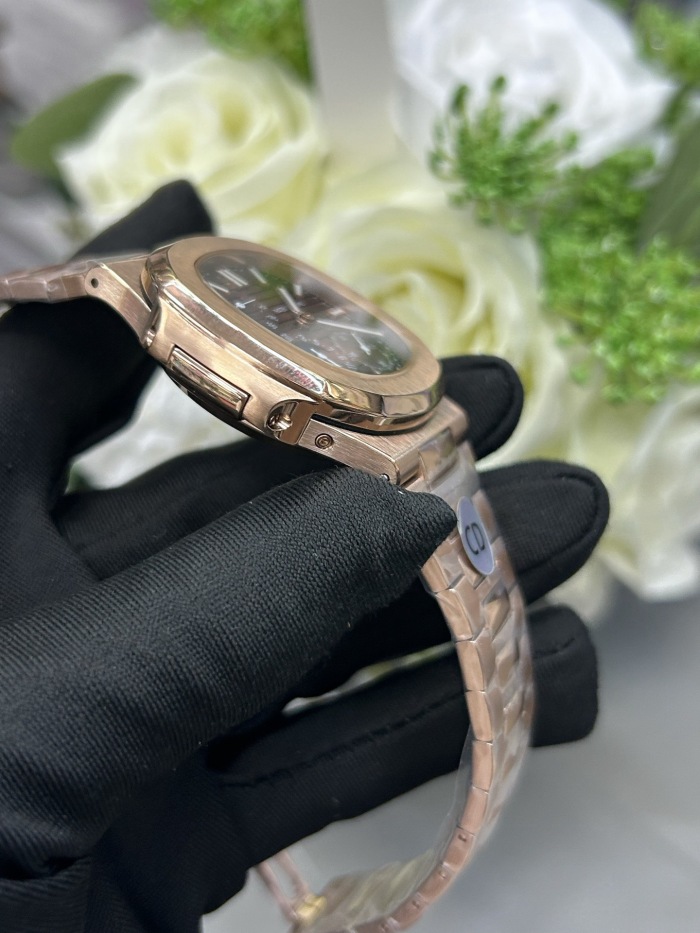 Patek Philippe Nautilus ref 5712/1R‑001 40mm Rose Gold