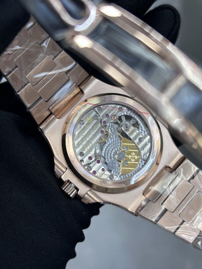 Patek Philippe Nautilus ref 5712/1R‑001 40mm Rose Gold