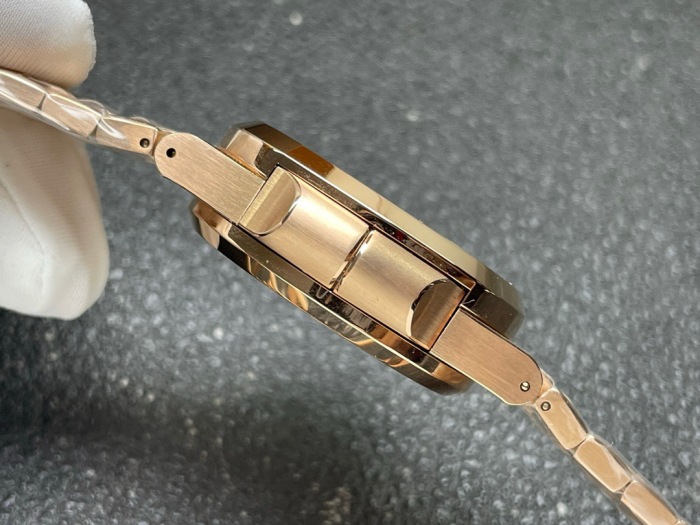 Patek Philippe Nautilus ref 5990/1R‑001 40.5mm Rose Gold