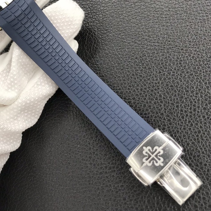Patek Philippe Aquanaut ref 5168G-001 White Gold 42.2mm