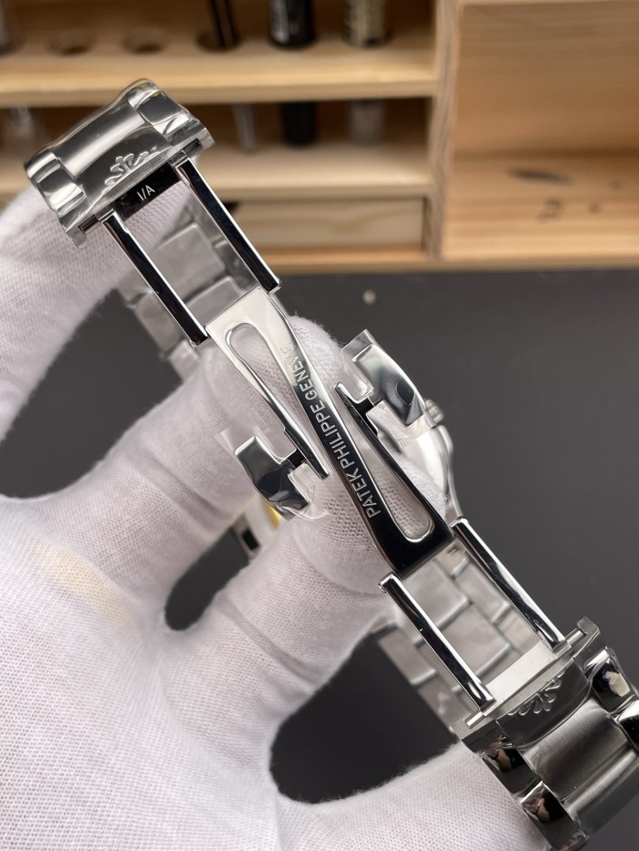 Patek Philippe Aquanaut ref 5167/1A‑001 40mm Stainless Steel