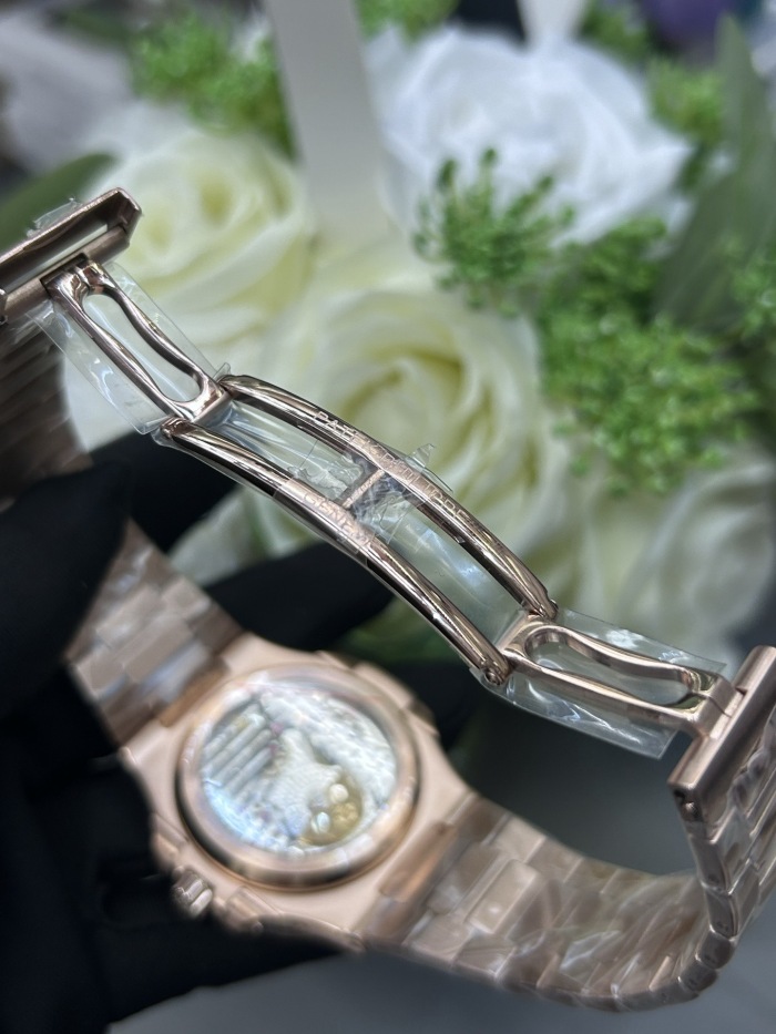 Patek Philippe Nautilus ref 5712/1R‑001 40mm Rose Gold