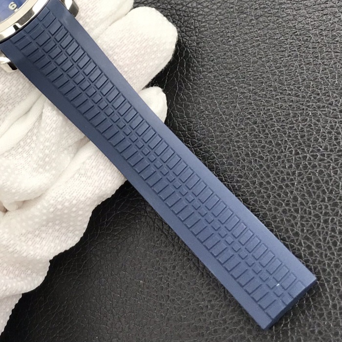 Patek Philippe Aquanaut ref 5168G-001 White Gold 42.2mm