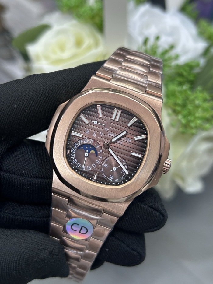 Patek Philippe Nautilus ref 5712/1R‑001 40mm Rose Gold