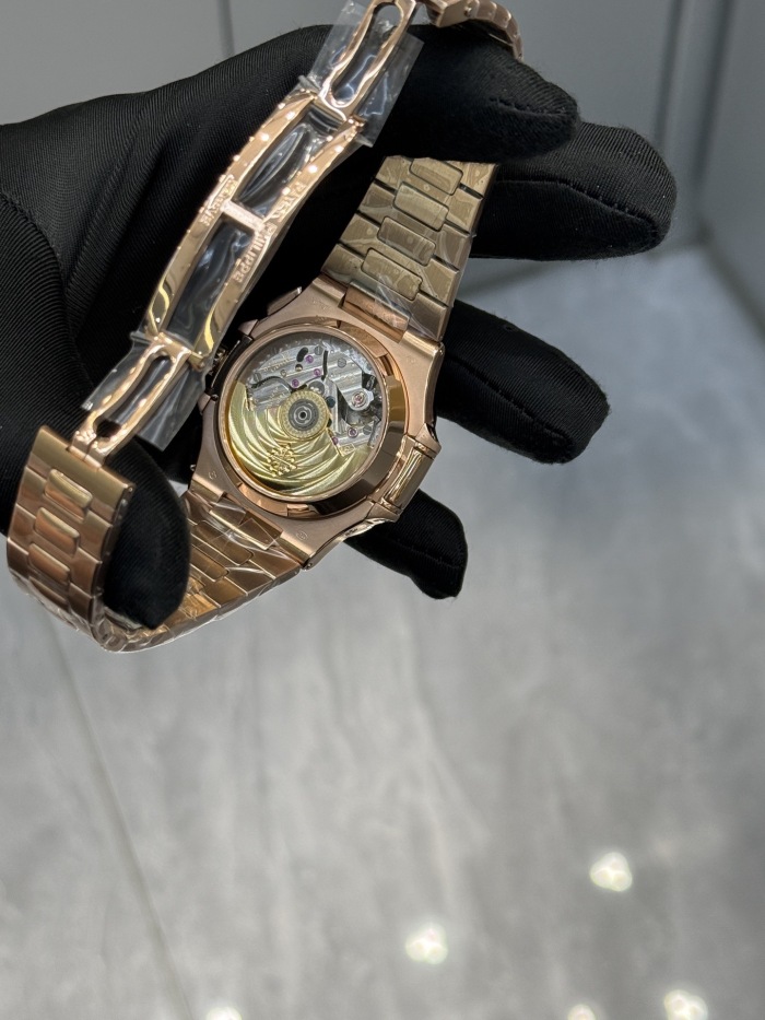 Patek Philippe Nautilus ref 5980/1R‑001 40.5mm Rose Gold