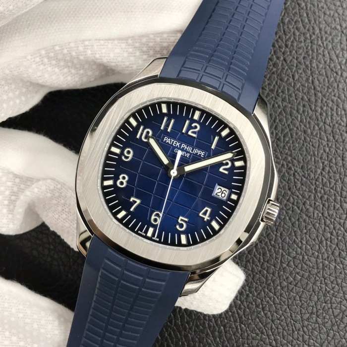 Patek Philippe Aquanaut ref 5168G-001 White Gold 42.2mm