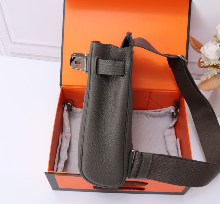 Hermes Hac a Dos 18 Etoupe Shoulder Bags Size 18*8*26cm