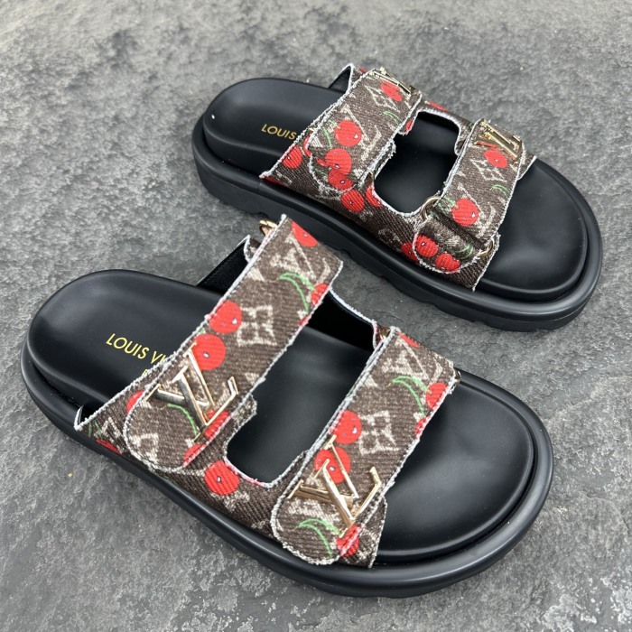 Louis Vuitton 2026ss LV x TM POOL PILLOW COMFORT Sandals Slippers Size 36-41