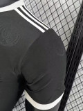 25/26 RMA  Team Logo Special Edition Black Player Version Soccer Jersey(圆领）