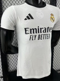 25/26 RMA  Team Logo Special Edition White Player Version Soccer Jersey(圆领）