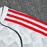 25/26 Man Utd White Team Logo Training Shorts Suit