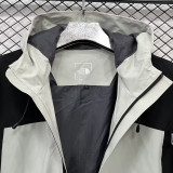24/25 F701 TNF Black & White Single Layer Hooded Windbreaker (连帽）