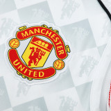 25/26 Man Utd White Team Logo Training Shorts Suit