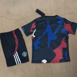 24/25 Man Utd Black Kids Training suit