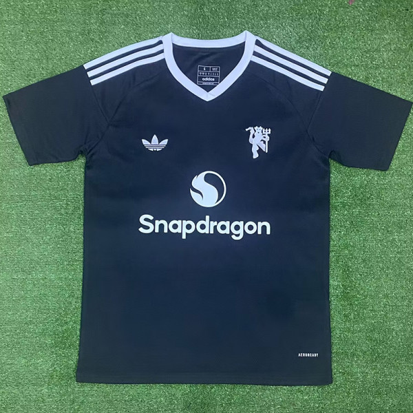 24/25 Man Utd Black Goalkeeper Fans Soccer Jersey