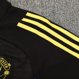 25/26 Man Utd Black Half Pull Tracksuit (胸前广告\半拉链)