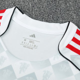 25/26 Man Utd White Team Logo Training Shorts Suit