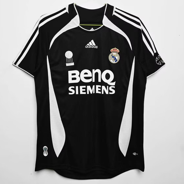 2006/2007 RMA Black Retro Soccer Jersey