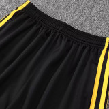 25/26 RMA Black Retro Jacket Tracksuit#A2529(黄袖边）