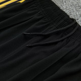 26/27 Man Utd Retro Edition Black shirts & Black pants suit