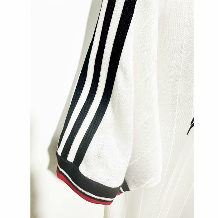 1983 Man Utd White Retro Soccer Jersey