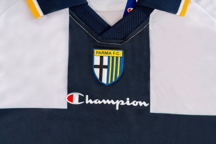 2005-2006 Parma Home Retro Soccer Jersey