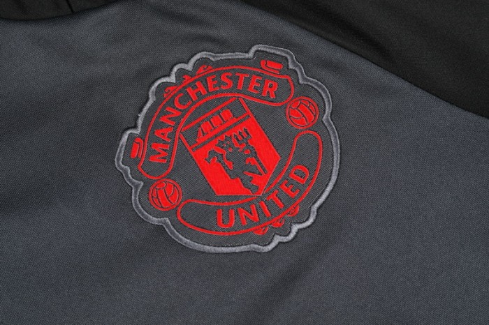 24-25 Man Utd High Quality Half Pull Tracksuit