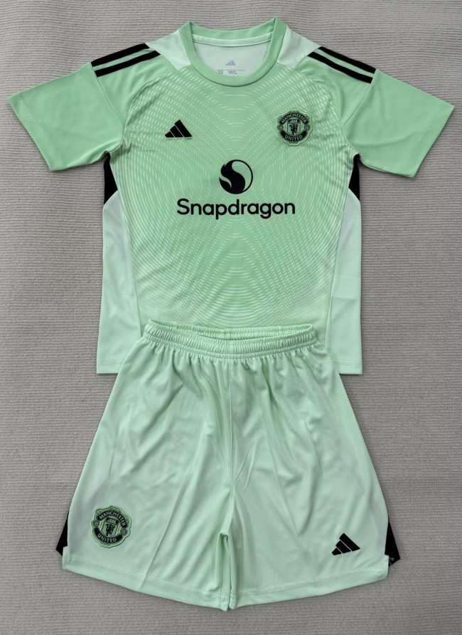 25-26 Man Utd Light Green GoalKeeper Kids Soccer Jersey 1:1 Thai Quality