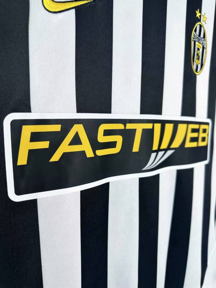 2003-2004 JUV Home Retro Soccer Jersey