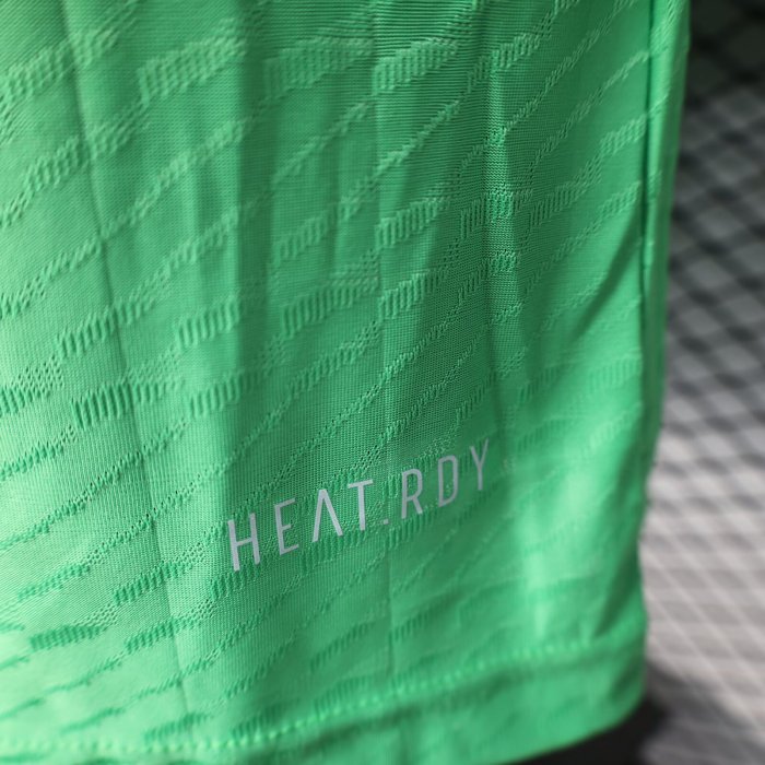 25-26 Man Utd Green Goalkeeper Player Version Soccer Jersey