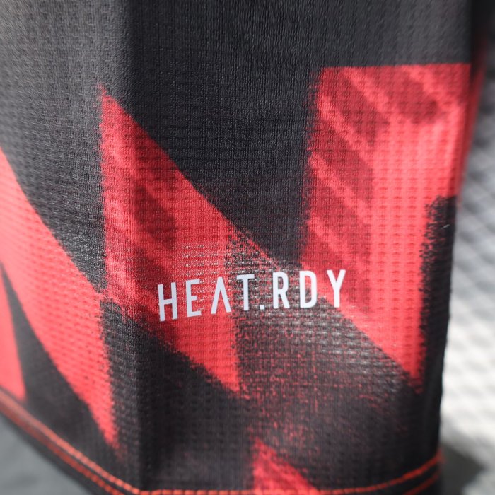 25-26 Man Utd Red Black Player Version Training shirts