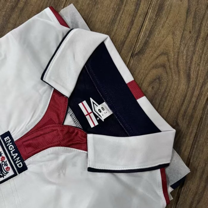 2004-2005 England Home Retro Long Sleeve Soccer Jersey