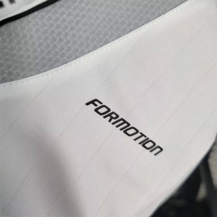 2006-2007 RMA Home Retro Soccer Jersey