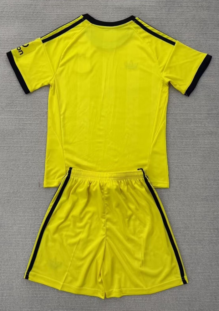 25-26 Newcastle Yellow Goalkeeper Adult Suit 1:1 Thai Quality