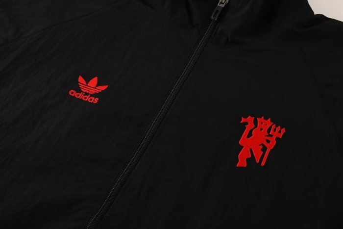 25-26 Man Utd Black Windbreaker