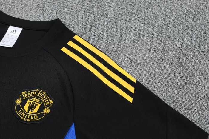 25-26 Man Utd High Quality Training Short Suit