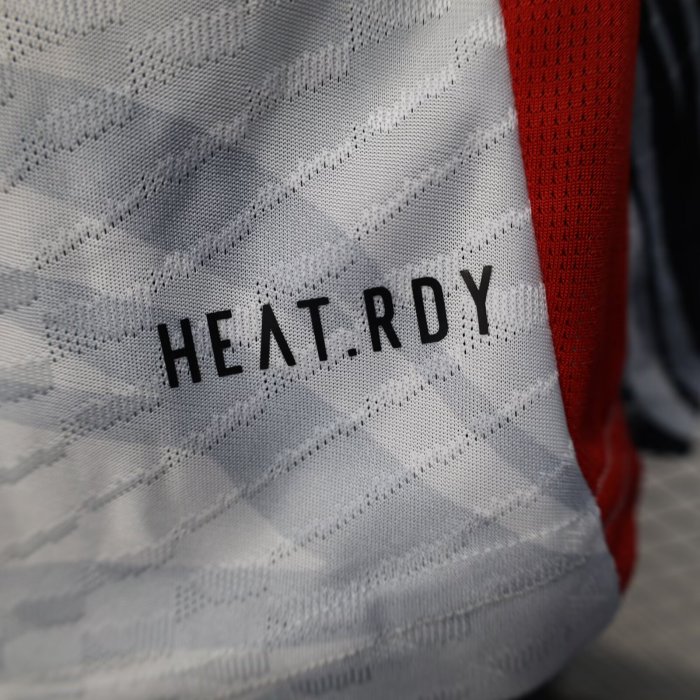 25-26 Man Utd Special Edition Player Version Training shirts *条纹