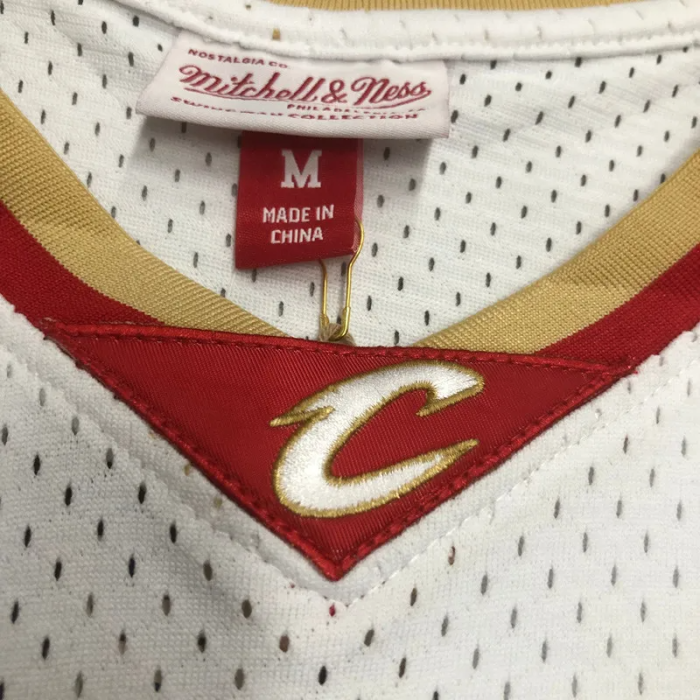 2003-04 Cleveland Cavaliers JAMES #23 White Retro Top Quality Hot Pressing NBA Jersey