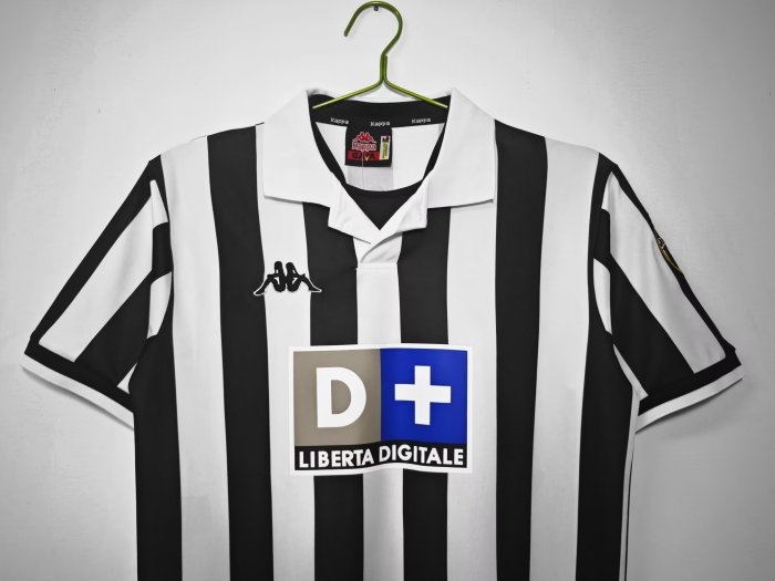 1998-1999 JUV Home Retro Soccer Jersey