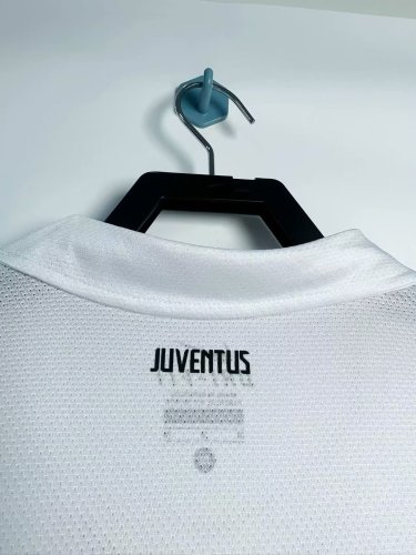 2010-2011 JUV Away Retro Soccer Jersey