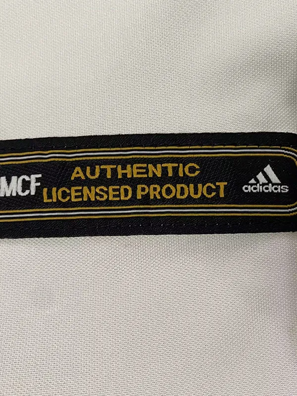 2001-2002 RMA Home Retro Soccer Jersey