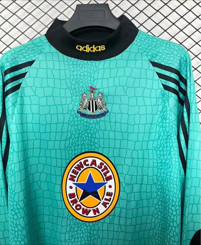 1997-1998 Newcastle Green Goalkeeper Long sleeves Retro Soccer Jersey