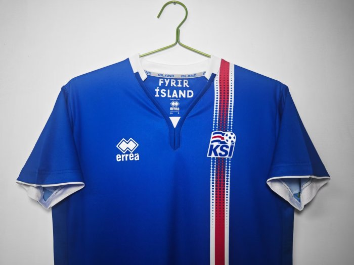 2016-2017 Iceland Home Retro Soccer Jersey