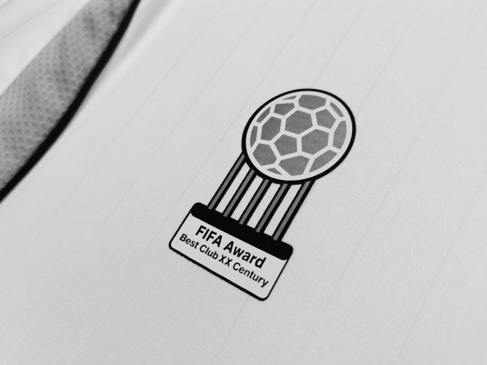 2006-2007 RMA Home Retro Soccer Jersey