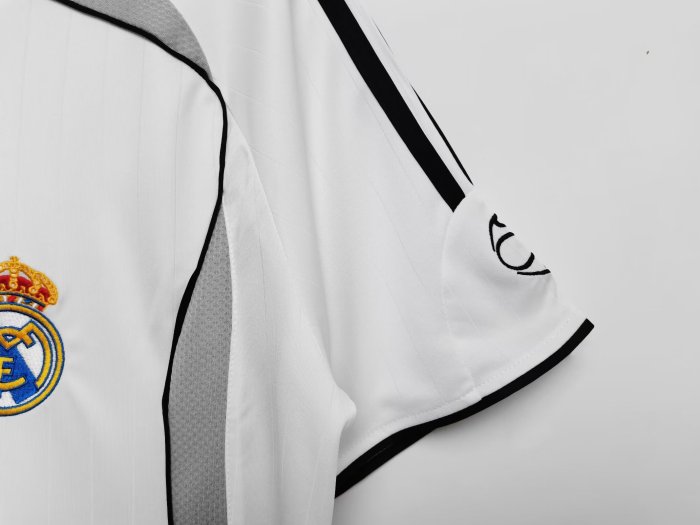 2006-2007 RMA Home Retro Soccer Jersey