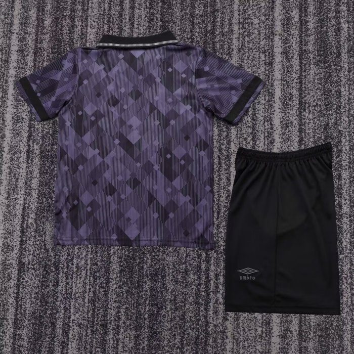 Retro 1990 England kids kit