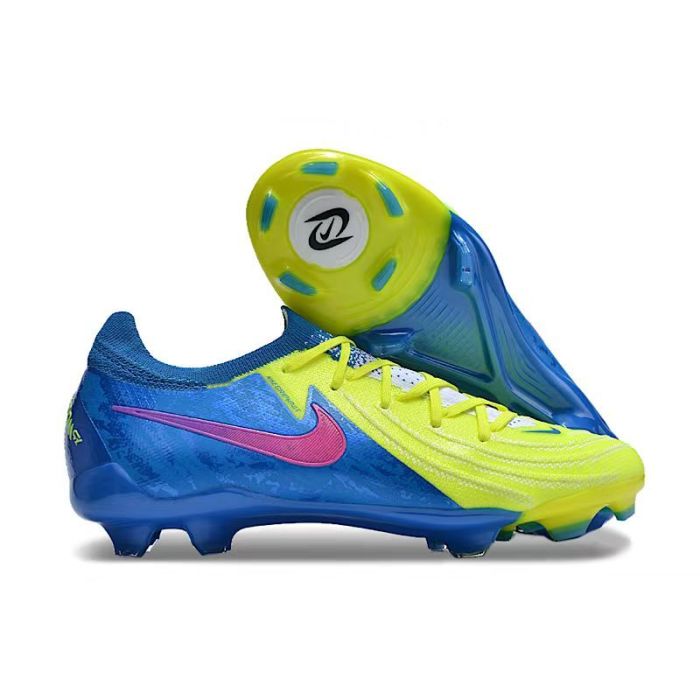 Nike Phantom Luna FG football boots