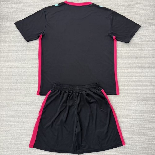 25/26 Sunderland goalkeeper  Adult Set black