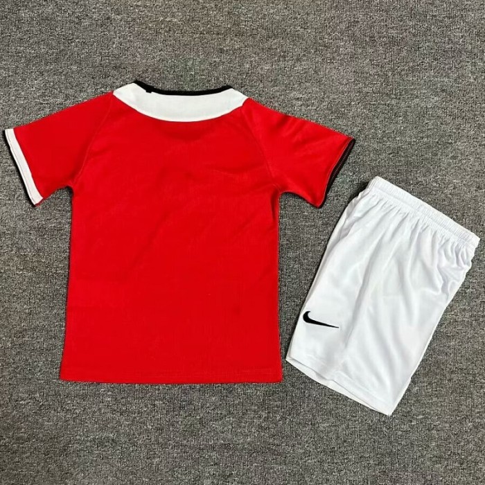 Retro 04/06 Manchester United home kids kit