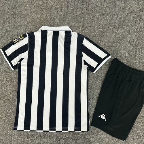Retro 98/99 Juventus home kids kit